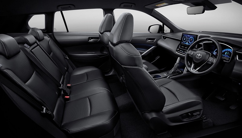 nội thất và ghế ngồi trong xe Toyota Cross 2023