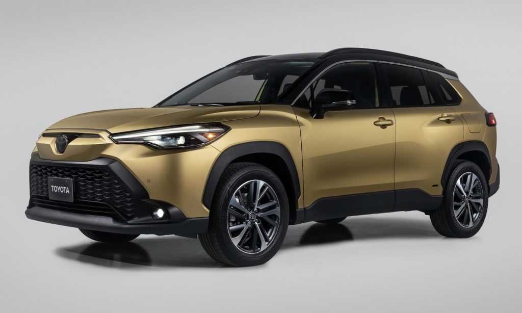 xe Toyota Corolla Cross 2023 màu nâu vàng