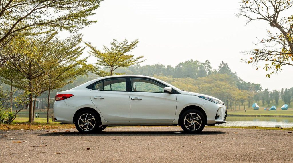 thân xe Vios 2023 màu trắng