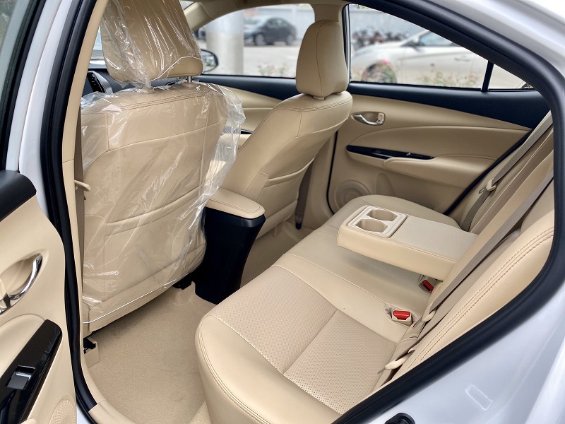 Nội thất sau xe Toyota Vios 2023