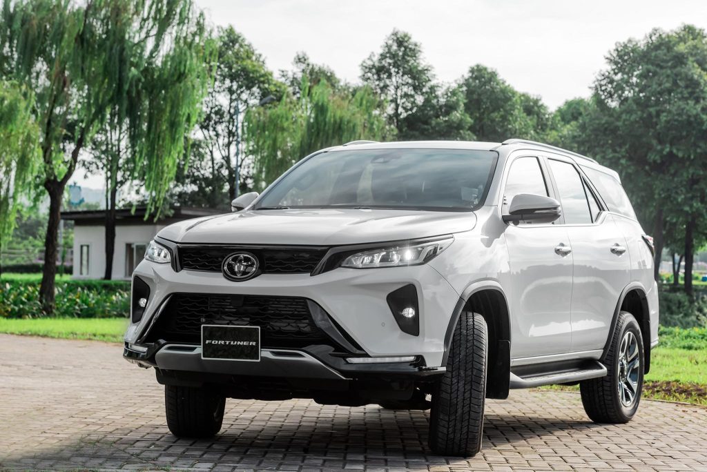 đầu xe Toyota Fortuner 2023