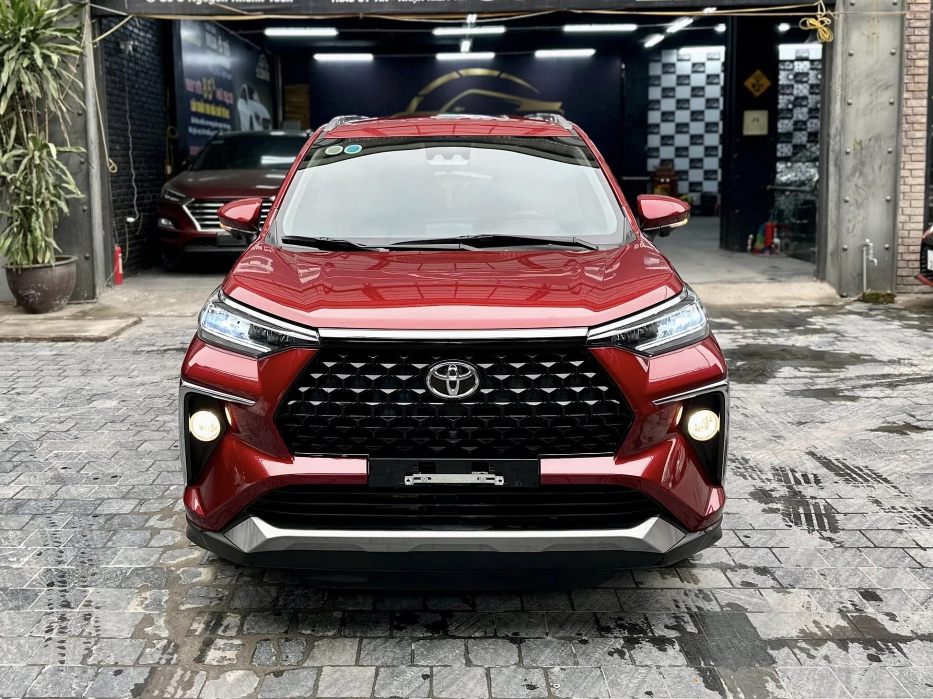 Ngoại thất xe Veloz Cross