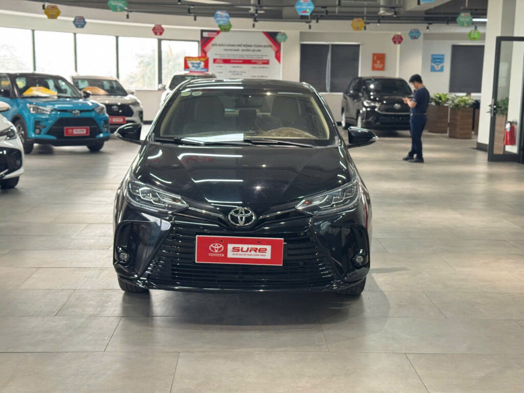đầu xe Toyota Vios màu đen tại Toyota Sure Mỹ Đình