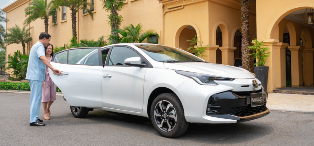 ngoại thất xe Vios 1.5E 2024 màu trắng