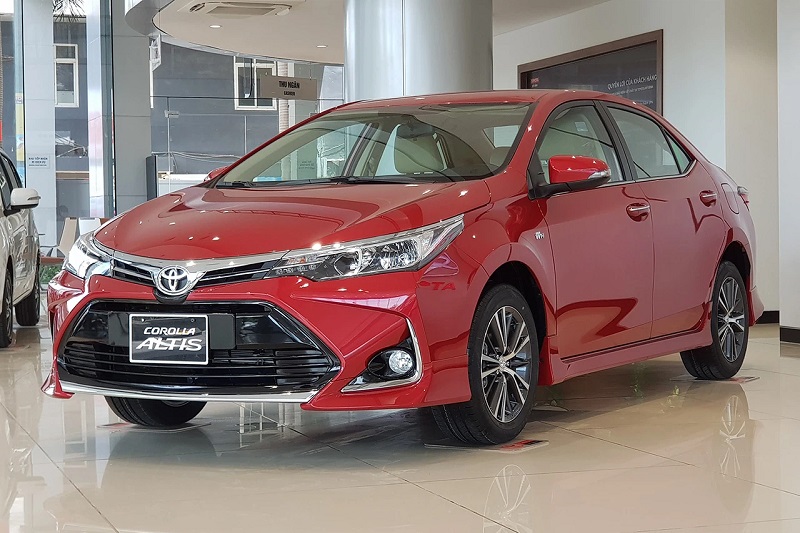 xe Altis 2023 màu đỏ