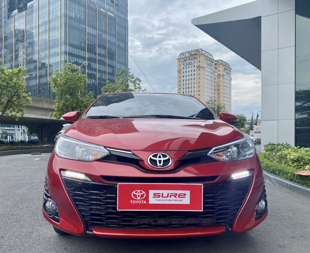 Toyota Yaris 1.5G 2019 màu đỏ