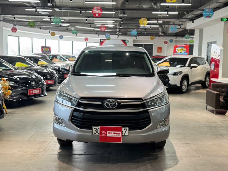 TOYOTA INNOVA E 2020